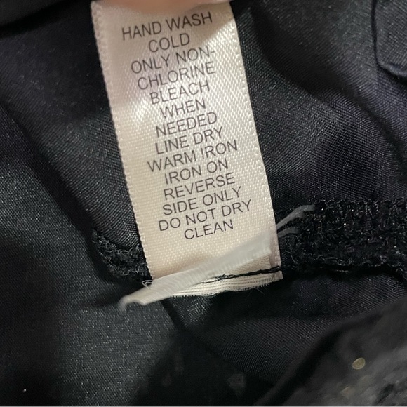 Banana Republic Black and Gold Lace Sleeveless Top with Back Zipper Detail - Picture 8 of 8